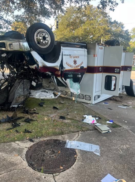 8 injured, including newborn child, in ambulance rollover crash