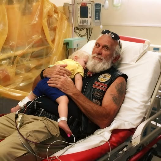 Biker Held The Screaming Toddler For 6 Hours When Nobody Else Could Calm Him Down!
