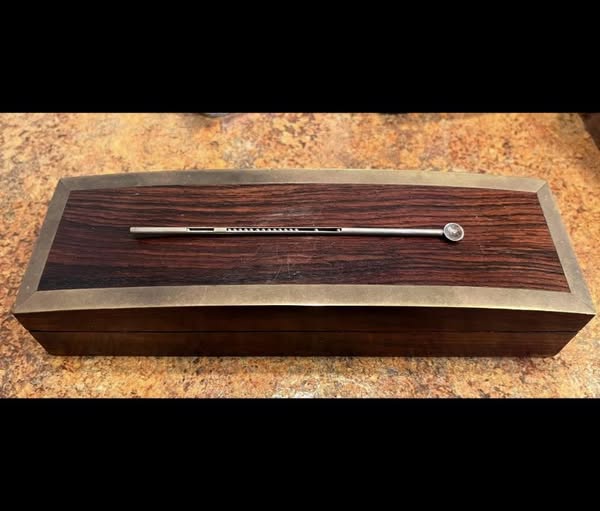 The Strange Scoop No One Can Identify