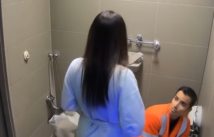 Repairman Shocked by What Happened During a Bathroom Fix