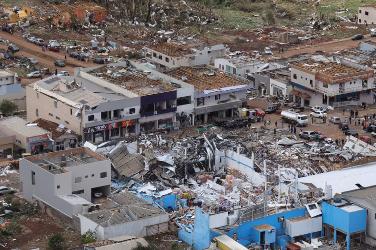 Community in Paraná Mourns Loss of 14-Year-Old Girl After Sudden Tornado Strikes